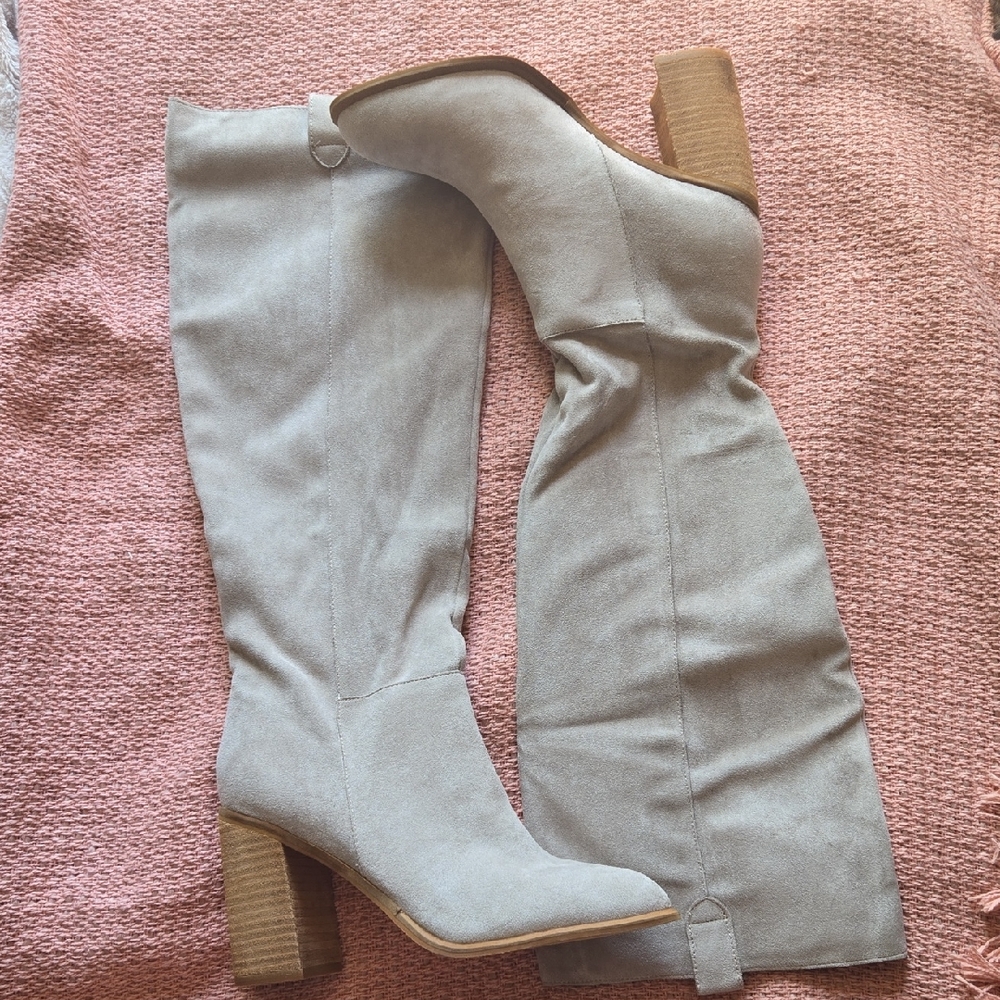 Elegant Gray Knee-High Boots